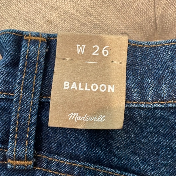 NWT Madewell Balloon Jeans in Biscayne Wash: Raw-Hem Edition size 26 NWT - Picture 4 of 5